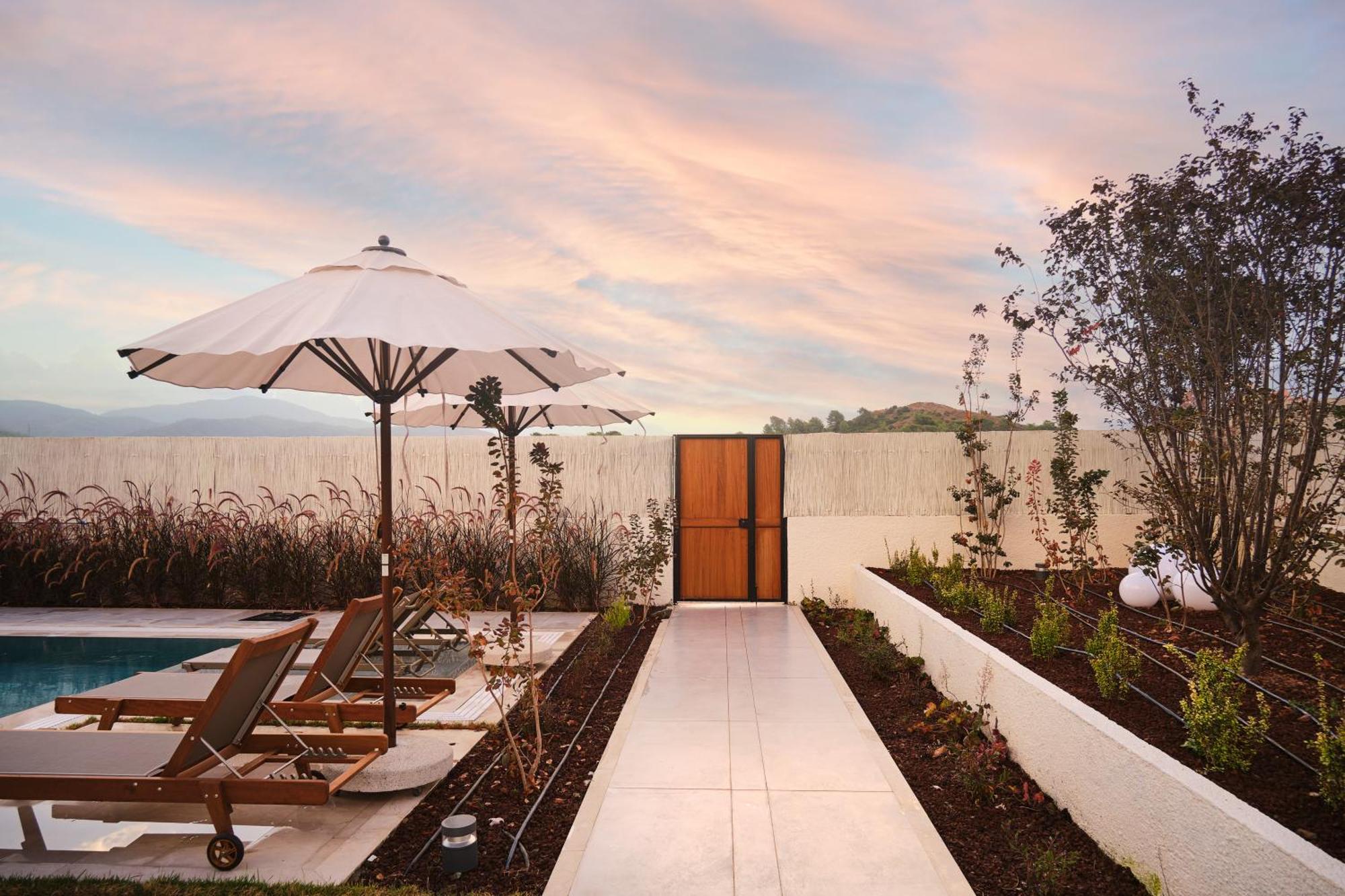 Villa Ashta / Color Block